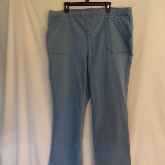 Women's Blue Jeans - Picture 3 of 6